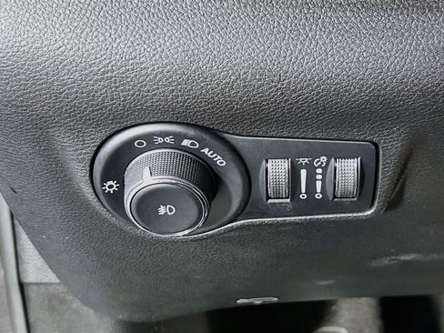Used 2022 Jeep Compass Latitude AWD/4WD image 10