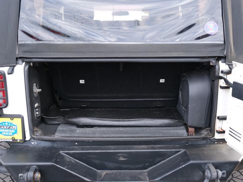 Used 2008 Jeep Wrangler Rubicon w/ Dual Top Group image 18