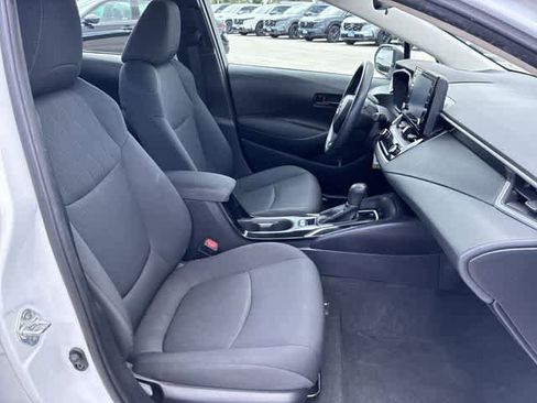 Used 2022 Toyota Corolla LE FWD image 22