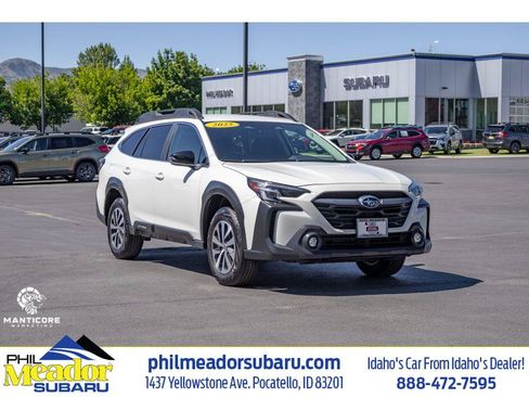 Used 2025 Subaru Outback Premium AWD/4WD image 1