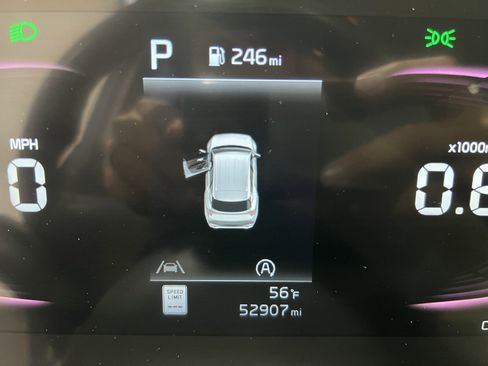 Used 2023 Kia Sportage EX image 11