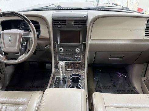 Used 2015 Lincoln Navigator 4WD image 28