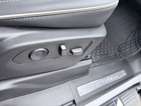 Used 2024 Chevrolet Tahoe Premier AWD/4WD image 38