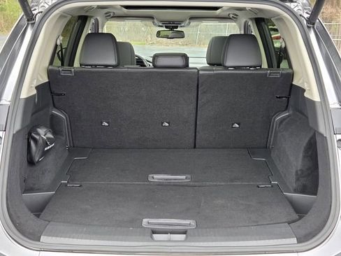 Used 2025 Nissan Rogue SL w/ Tech Package image 9