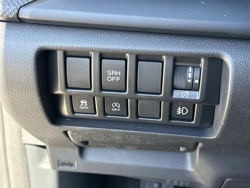 Used 2023 Subaru Forester Base image 40