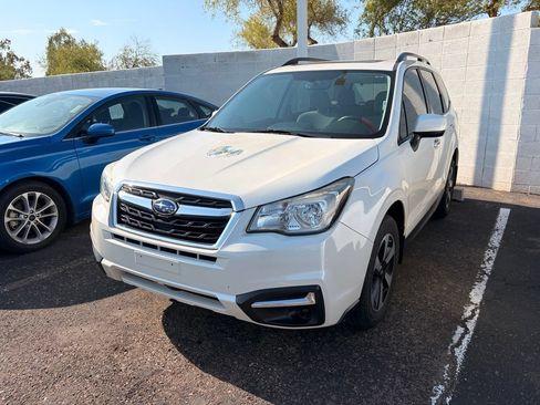 Used 2018 Subaru Forester 2.5i Premium w/ All-Weather Package AWD/4WD image 2