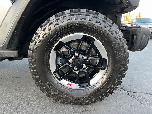 Used 2021 Jeep Wrangler Unlimited Rubicon w/ Uconnect 4C Nav & Sound Group image 10