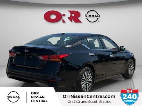 Used 2025 Nissan Altima 2.5 SV FWD image 5