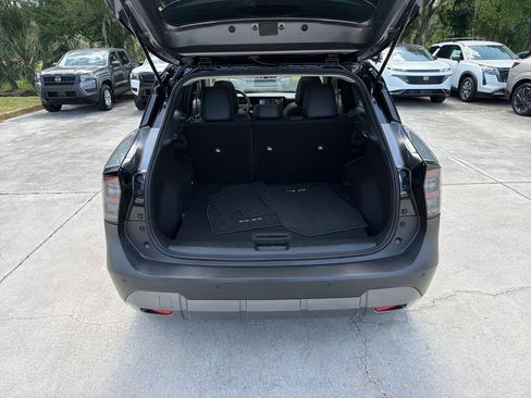 Used 2025 Nissan Kicks SR w/ SR Premium Package FWD image 32