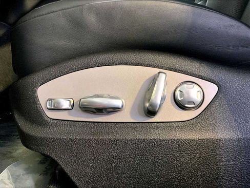 Certified 2026 Porsche Macan AWD/4WD image 39