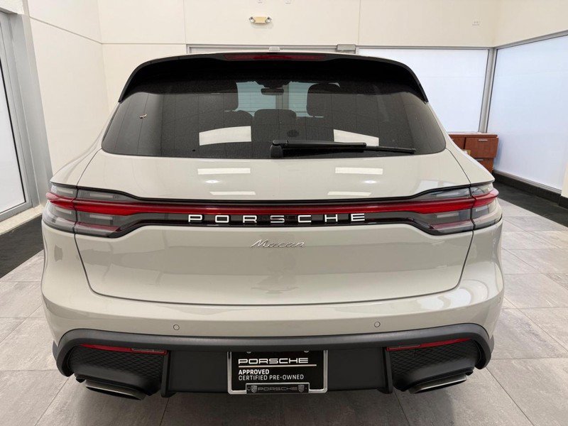 Certified 2025 Porsche Macan AWD/4WD image 6