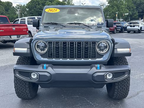 Used 2025 Jeep Wrangler Unlimited Rubicon 4xe w/ Safety Group AWD/4WD image 3