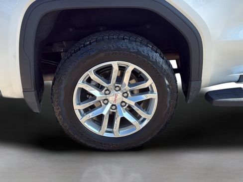 Used 2019 GMC Sierra 1500 SLT w/ SLT Premium Plus Package AWD/4WD image 23