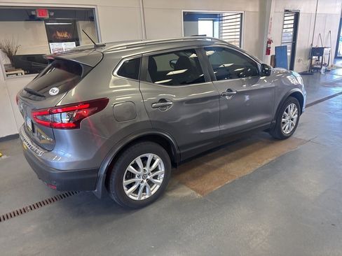 Used 2021 Nissan Rogue Sport SV image 6