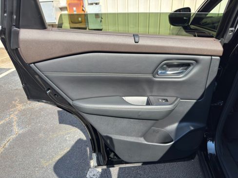 Used 2023 Nissan Rogue SV w/ SV Premium B Package AWD/4WD image 40