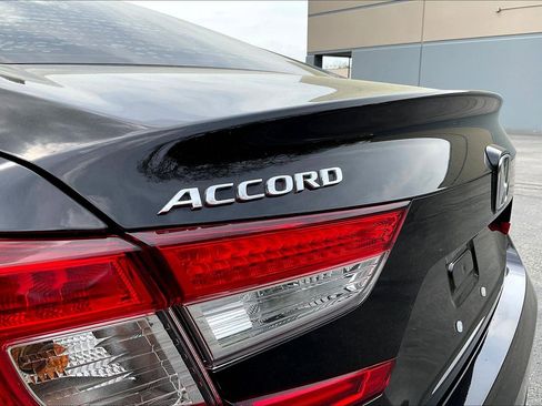 Used 2018 Honda Accord EX-L image 24