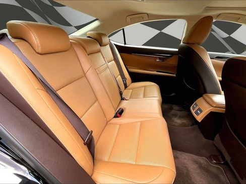 Used 2016 Lexus ES 350 w/ Premium Package w/Wood Trim FWD image 28
