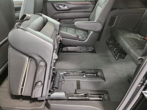 Certified 2023 Chevrolet Suburban Premier image 17