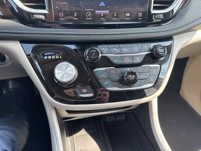 Used 2022 Chrysler Pacifica Limited FWD image 15