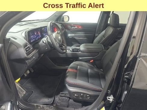 Used 2025 Chevrolet Traverse RS AWD/4WD image 10