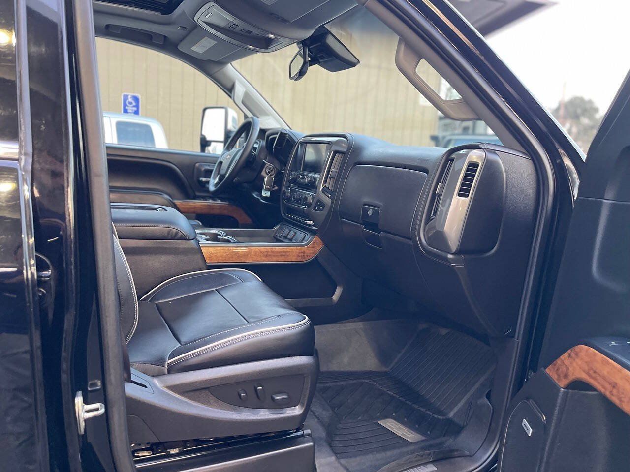 Used 2017 Chevrolet Silverado 3500 High Country w/ Duramax Plus Package AWD/4WD image 18