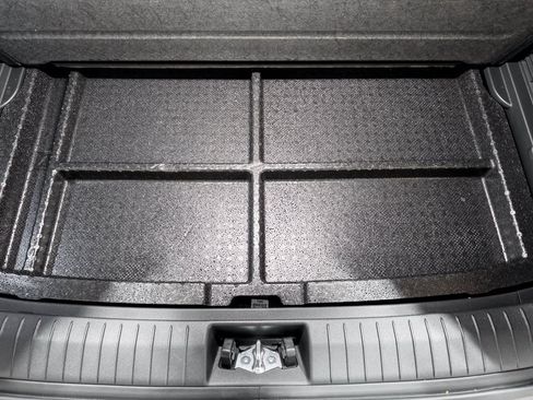Used 2023 Hyundai Kona Limited w/ Cargo Package FWD image 26