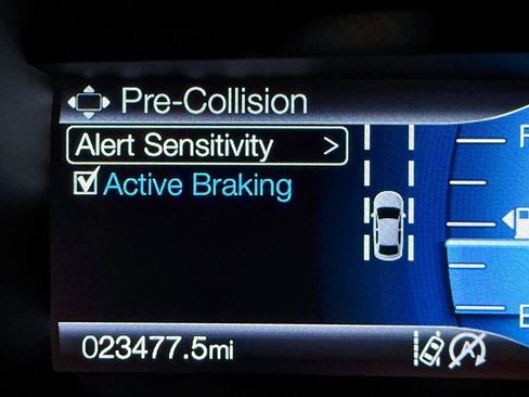 Used 2024 Ford Edge SE image 21