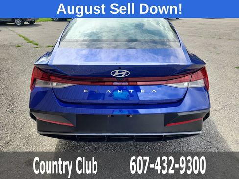 Certified 2024 Hyundai Elantra SEL w/ Convenience Package FWD image 7