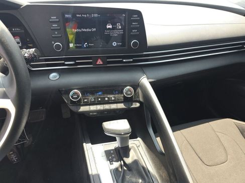 Used 2023 Hyundai Elantra SEL FWD image 15