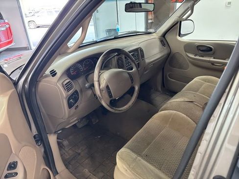 Used 2001 Ford F150 XLT image 14