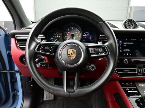 Certified 2022 Porsche Macan S AWD/4WD image 8