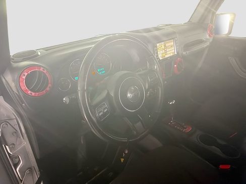 Used 2015 Jeep Wrangler Sport w/ Connectivity Group AWD/4WD image 9