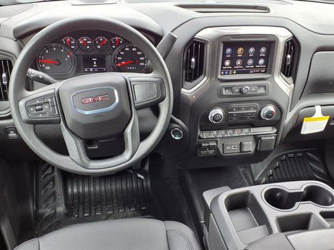New 2026 GMC Sierra 2500 Pro image 2