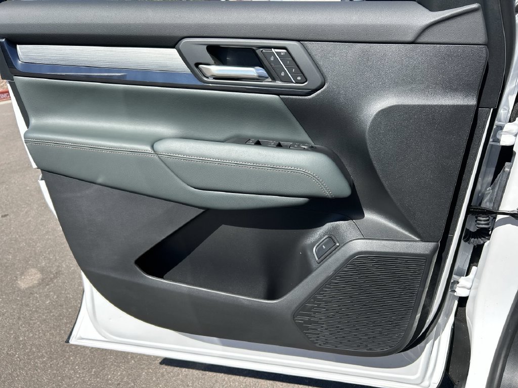 New 2027 GMC Terrain AT4 w/ Convenience Package III AWD/4WD image 22