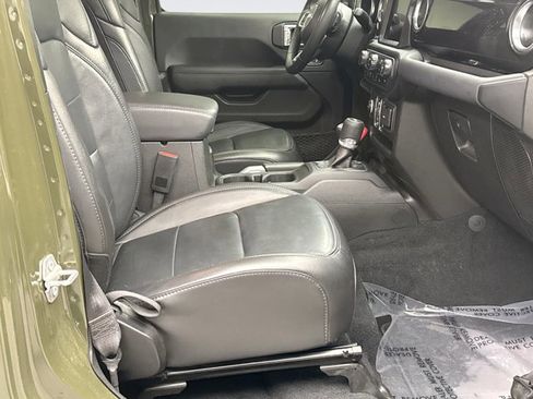 Used 2022 Jeep Wrangler Unlimited Sahara image 17