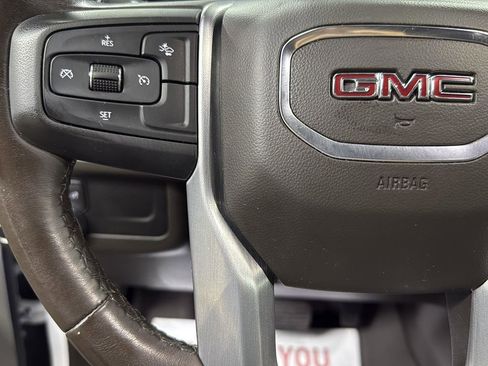 Used 2023 GMC Yukon XL SLT image 17