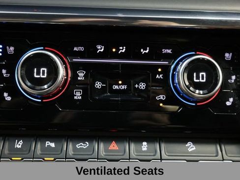 Used 2024 GMC Sierra 3500 Denali Ultimate AWD/4WD image 35