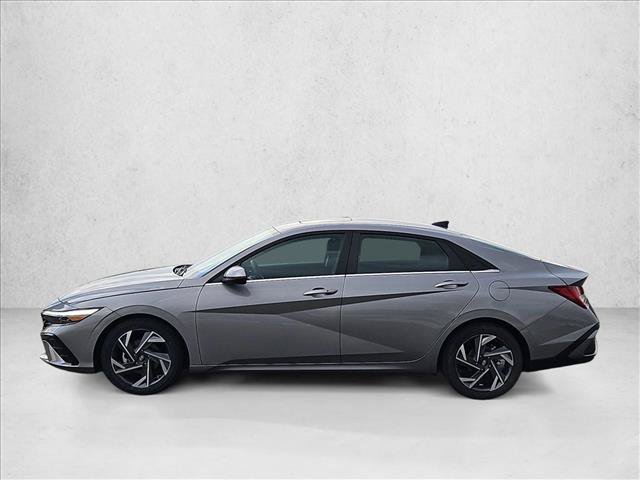 Used 2025 Hyundai Elantra SEL FWD image 9