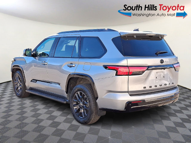 Used 2024 Toyota Sequoia Platinum AWD/4WD image 4