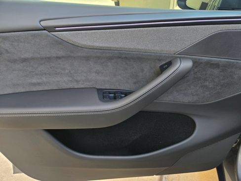 Used 2026 Tesla Model Y Long Range RWD image 29