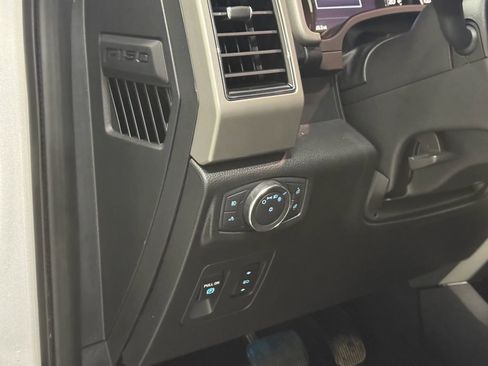 Used 2019 Ford F150 Lariat w/ FX4 Off-Road Package image 32