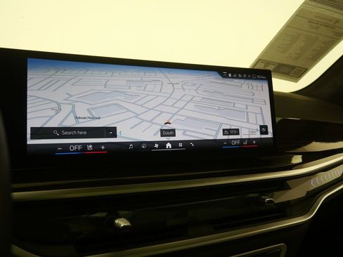 Certified 2025 BMW X7 xDrive40i w/ Premium Package AWD/4WD image 23