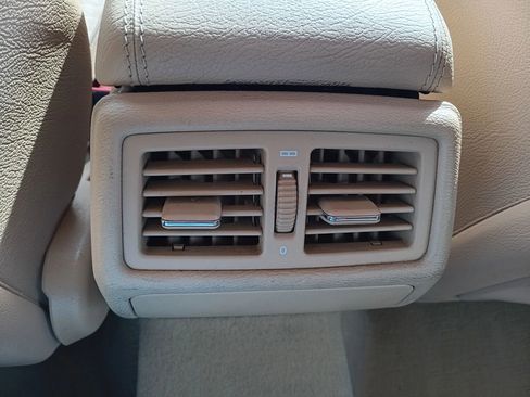 Used 2001 Mercedes-Benz E 320 Sedan image 21