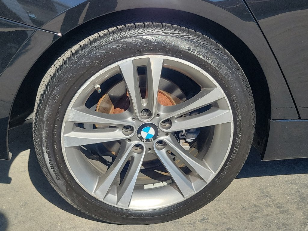 Used 2018 BMW 330i xDrive Sedan AWD/4WD image 6