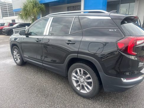 Used 2022 GMC Terrain SLT w/ LPO, Floor Liner Package AWD/4WD image 6