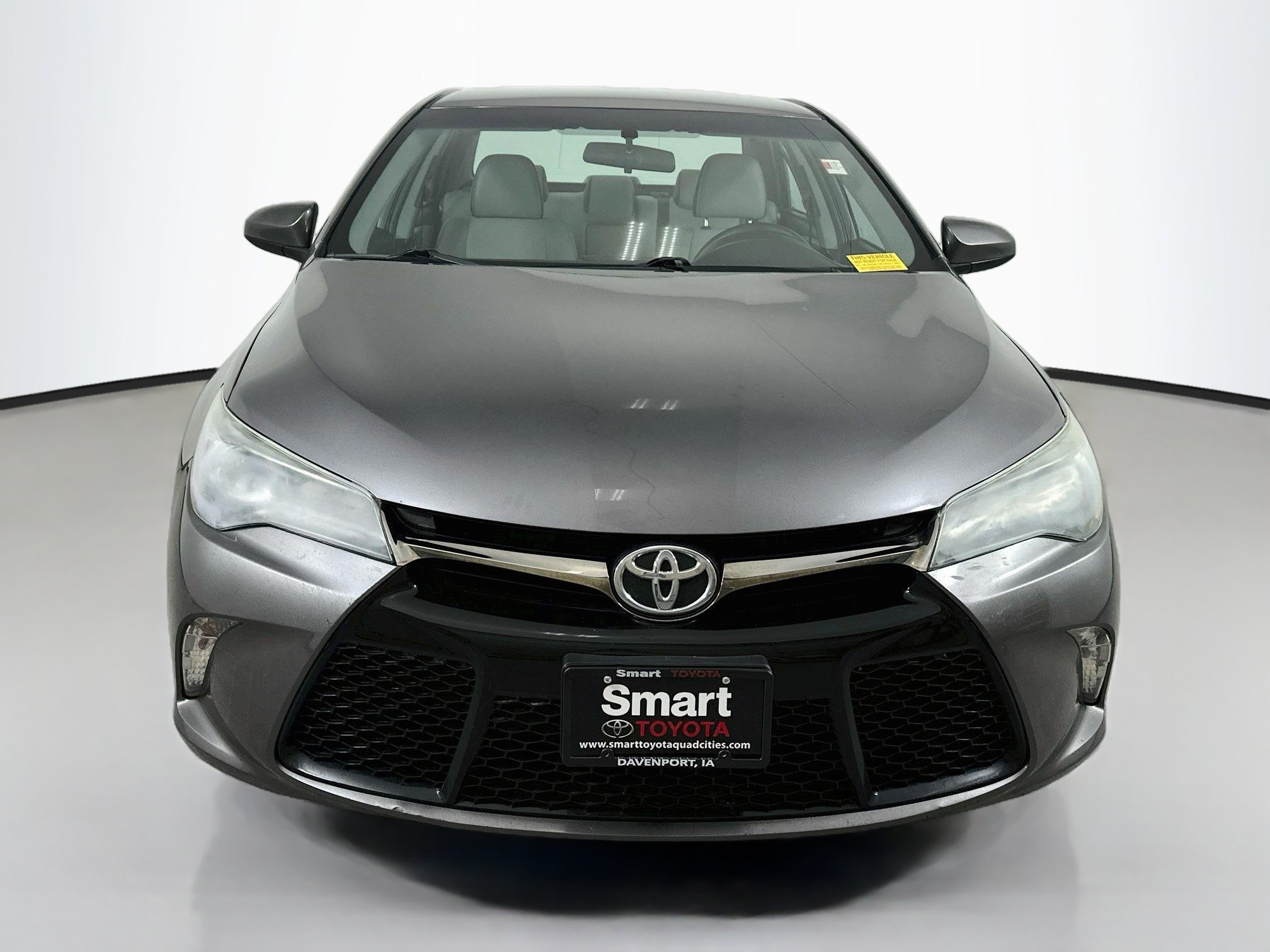 Used 2016 Toyota Camry SE FWD image 2