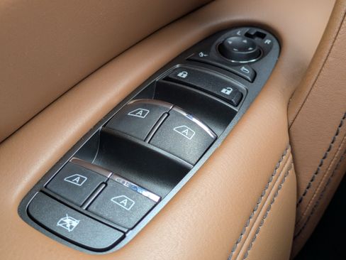 Used 2022 INFINITI QX80 Sensory w/ Cargo Package AWD/4WD image 27