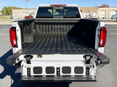 Used 2025 GMC Sierra 1500 Denali image 8