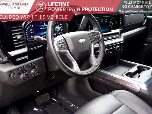 Used 2024 Chevrolet Silverado 2500 LTZ w/ LTZ Convenience Package image 12