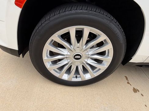 Used 2023 Cadillac Escalade ESV Luxury w/ LPO, Floor Liner Package RWD image 8